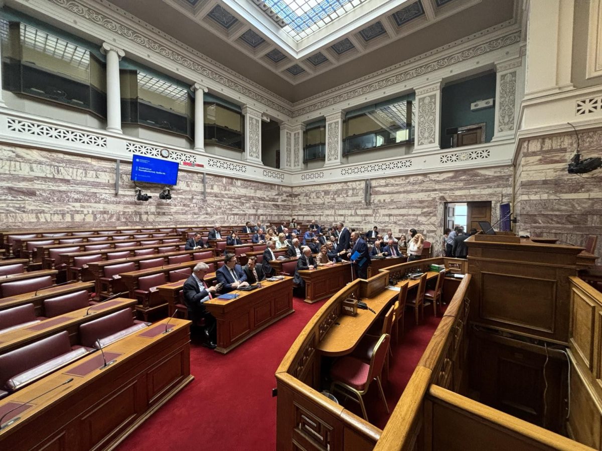 Συναγερμός στη ΝΔ με την υποτονική συμμετοχή βουλευτών στη συνάντηση της Κ.Ο.