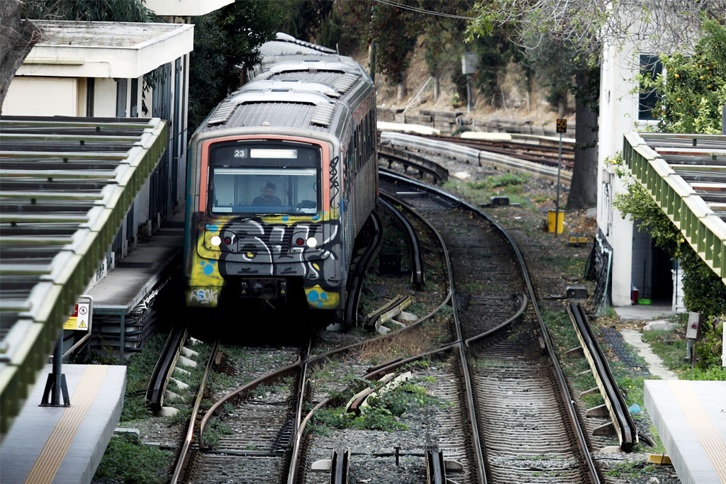 Θάνατος 40χρονου άνδρα μετά από πτώση στις ράγες του ΗΣΑΠ κοντά στον σταθμό ΚΑΤ