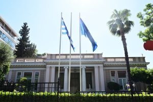 Η Κυβέρνηση Χαιρετίζει την Απόφαση για Άρση της Προστασίας Μαρτύρων στο Σκάνδαλο Novartis