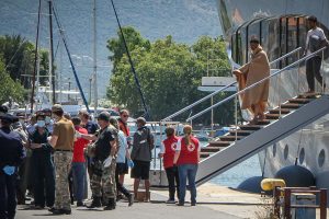 Δικογραφίες κατά στελεχών κυβερνήσεων Μητσοτάκη και ΣΥΡΙΖΑ διαβιβάστηκαν στη Βουλή